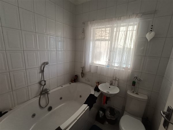 3 Bedroom Property for Sale in Carters Glen Northern Cape